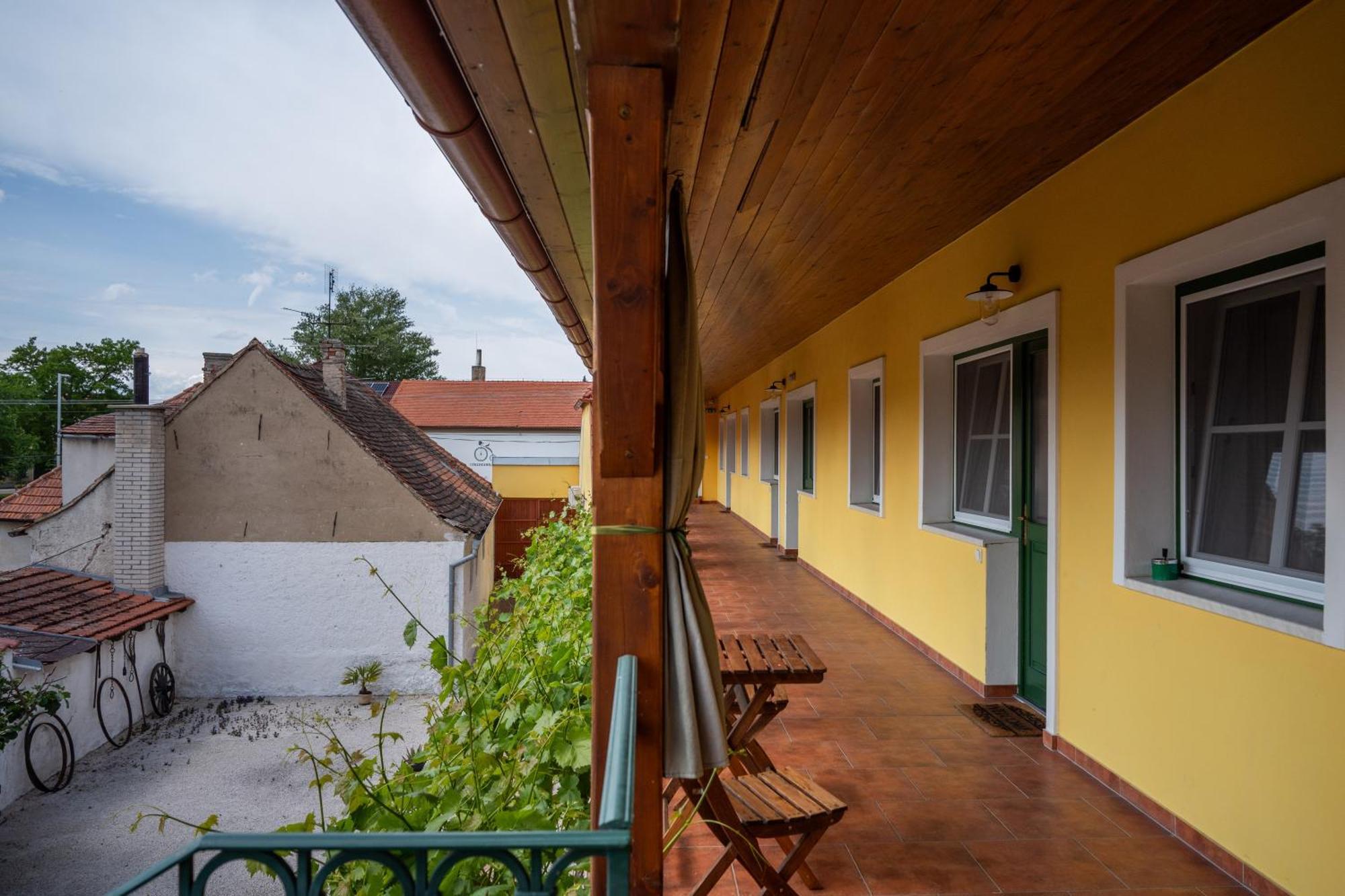 Ubytovani Kroupa Dolne Dunajovice Zewnętrze zdjęcie